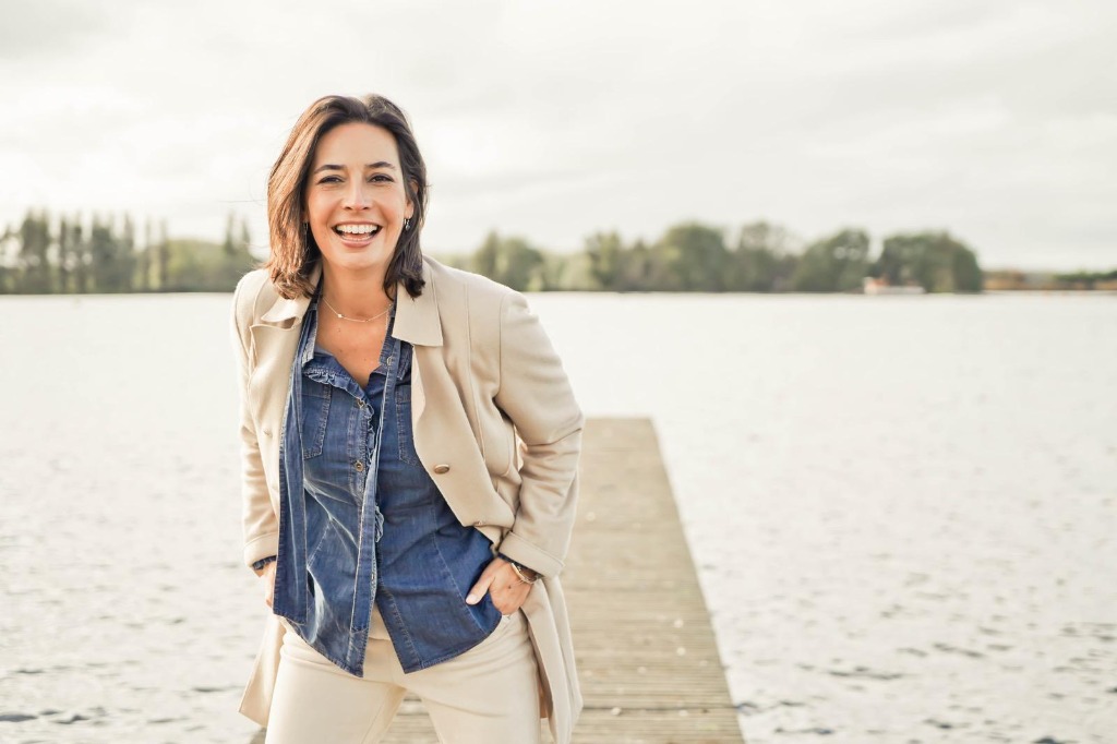 Vanessa lachend op de steiger